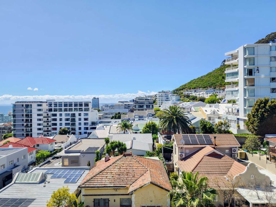 2 Bedroom Property for Sale in Sea Point Western Cape